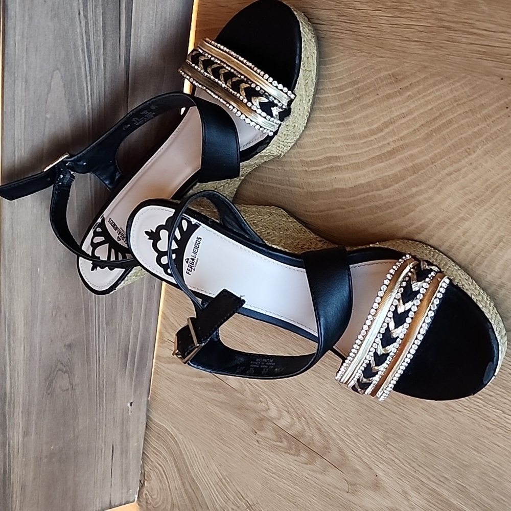 Fergalicious Black and Gold RUMOR Women's Wedge Sandals